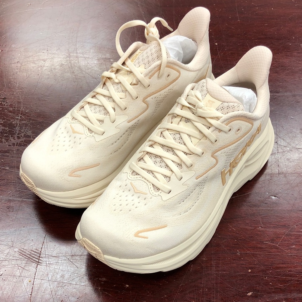 Hoka Clifton 10